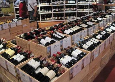 工廠附近開(kāi)什么店好？中國(guó)名酒折扣店加盟利潤(rùn)可觀，飲料及茶葉零售前景分析