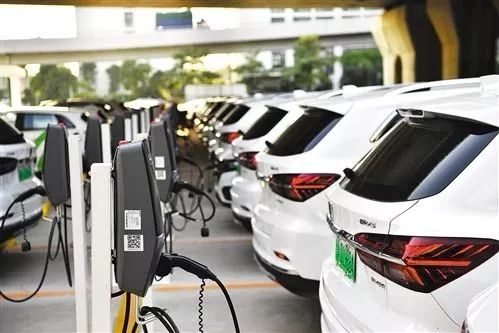 新能源汽車銷量斷崖式下滑引關注，專家預測明年政策將促行業回暖